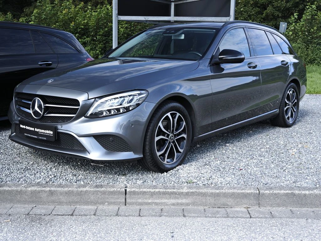 Mercedes-Benz-C-Klasse 220-image-1