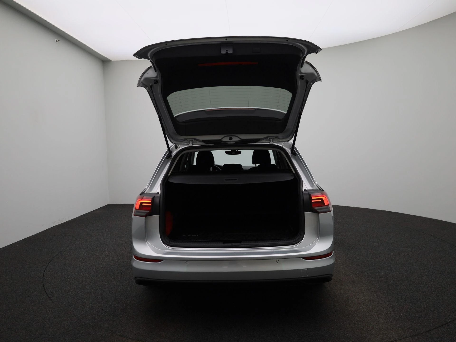 Volkswagen-Golf-image-10