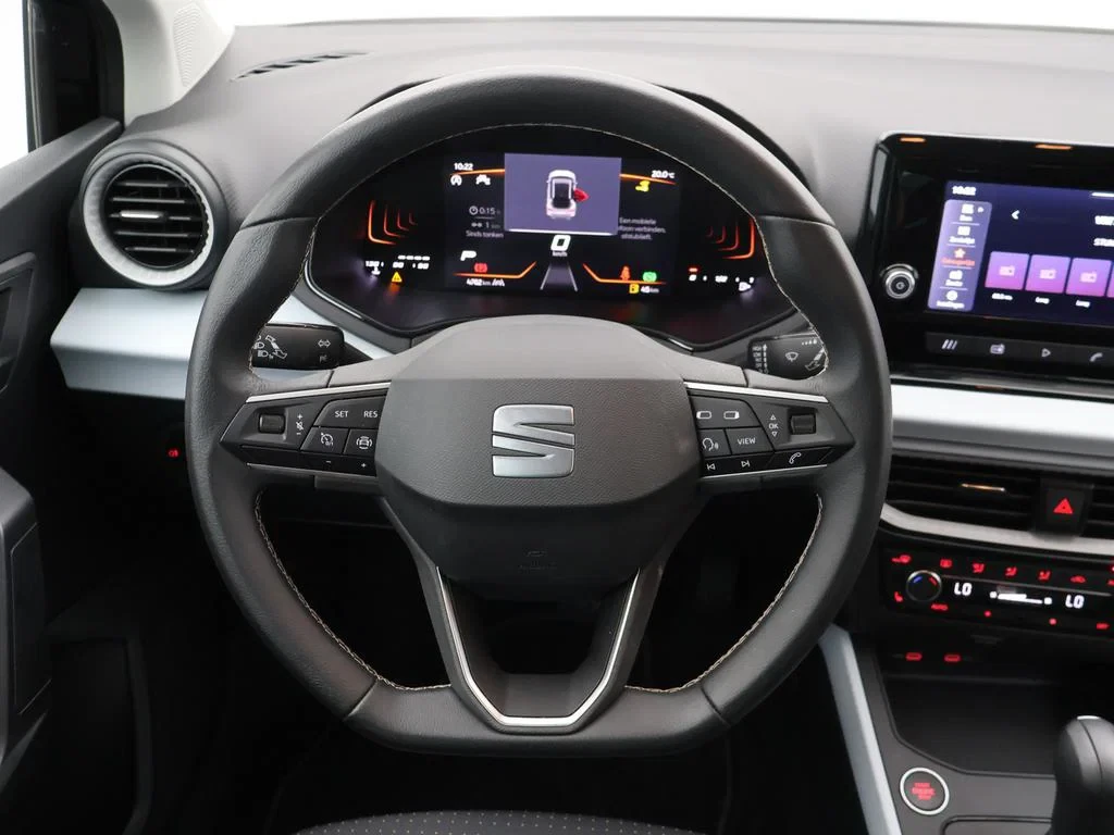 SEAT-Arona-image-12
