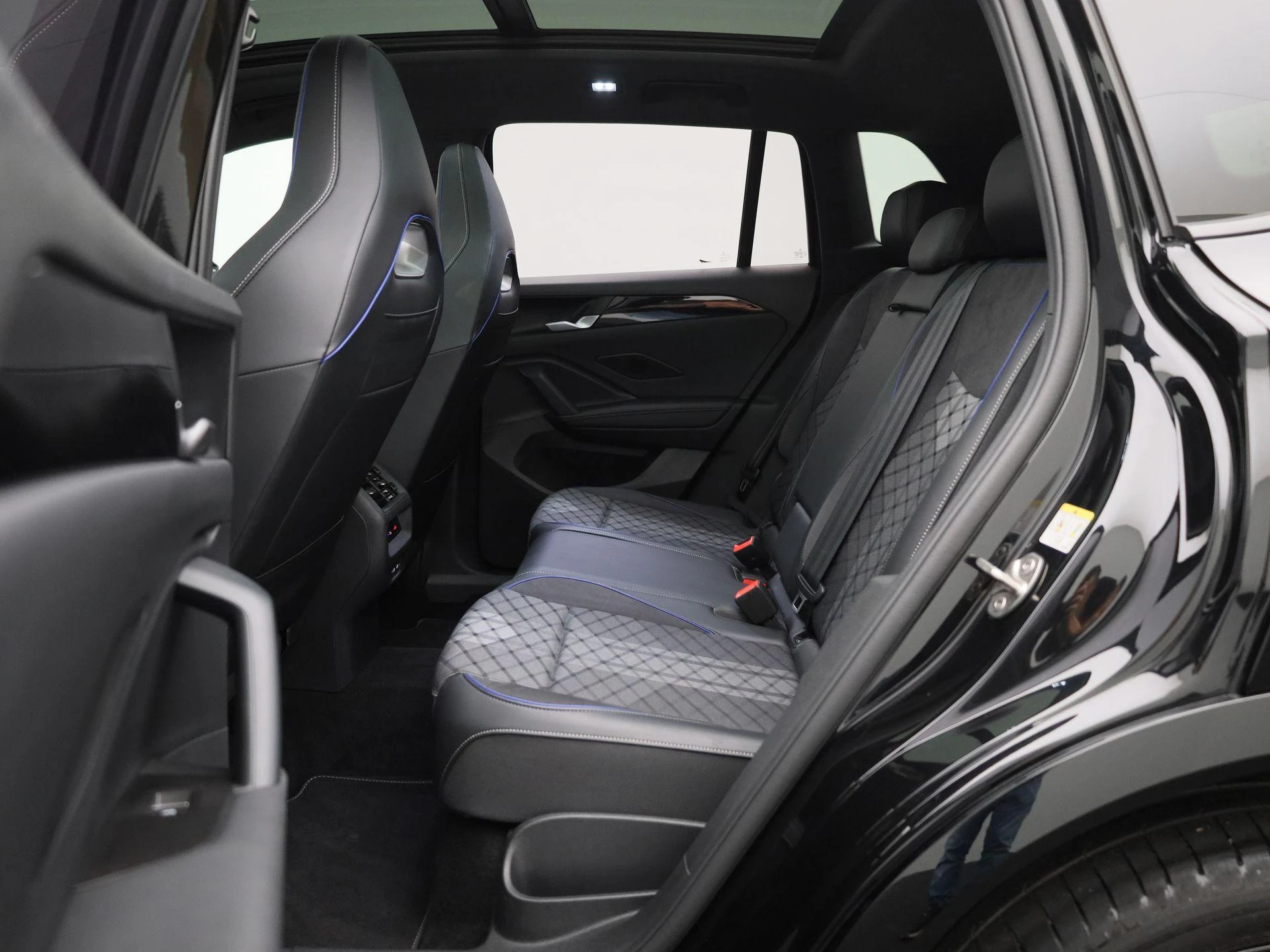 Volkswagen-Tiguan-image-11
