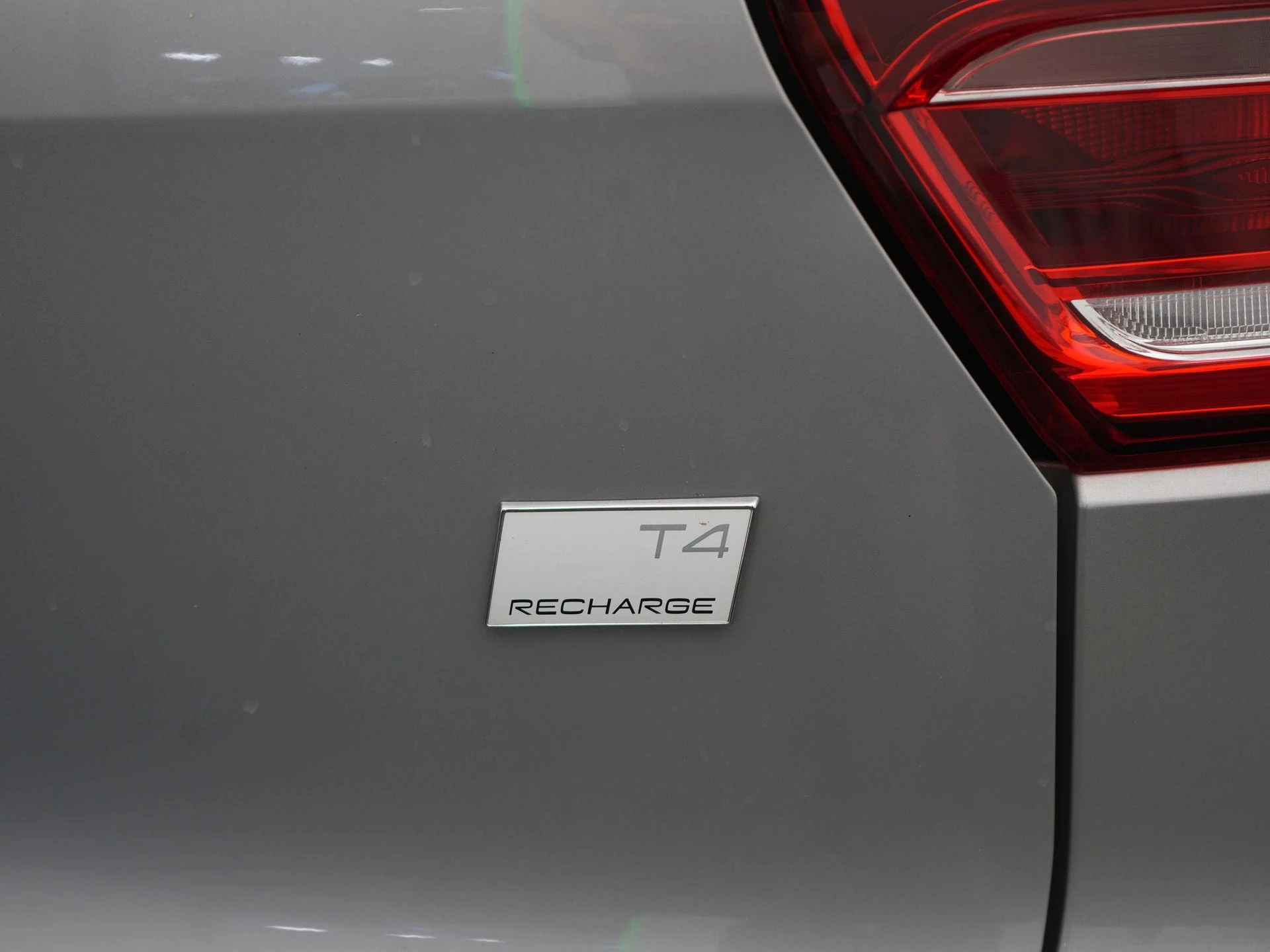 Volvo XC40 1.5 T4 Plug-in hybrid Plus Dark