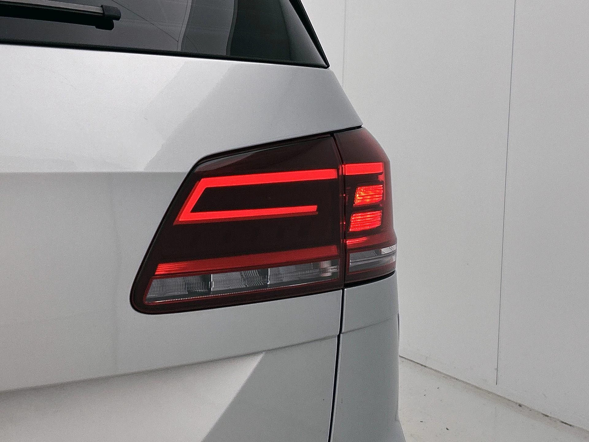 Volkswagen-Golf Sportsvan-image-23