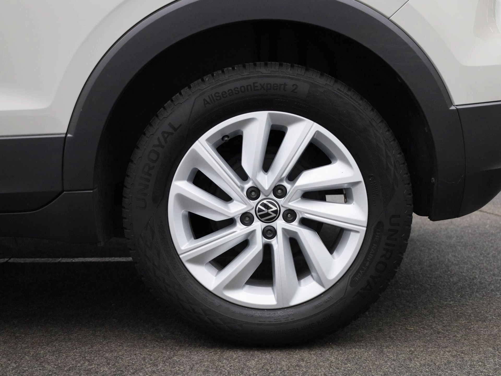 Volkswagen-T-Cross-image-12