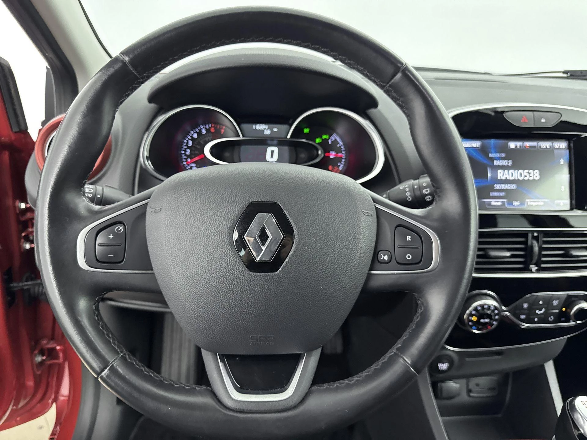 Renault-Clio-image-12