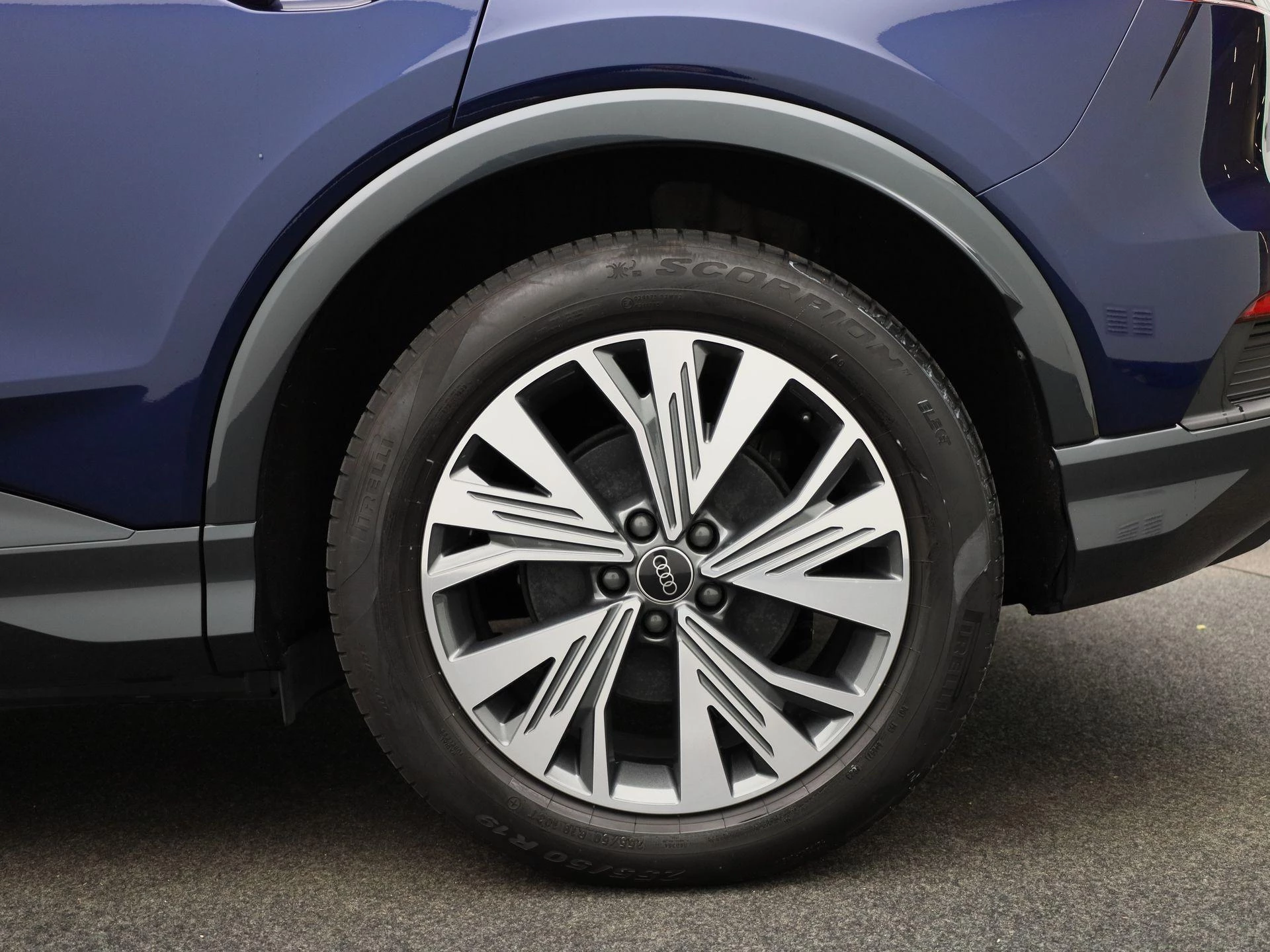 Audi-Q4 e-tron-image-12