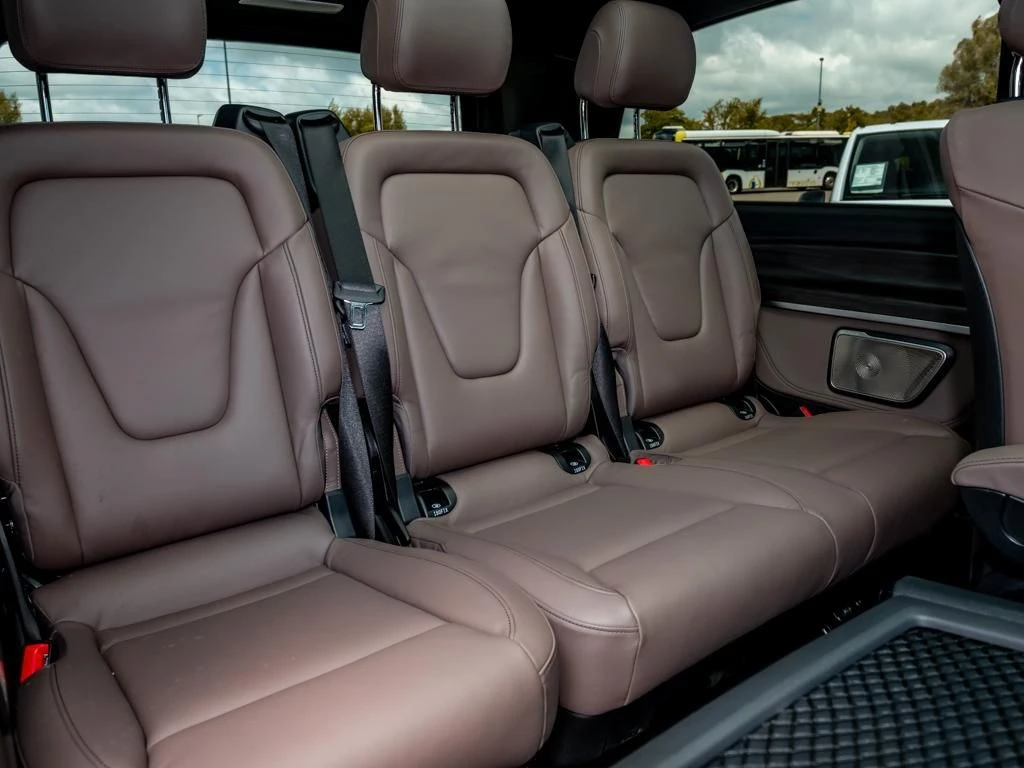 Mercedes-Benz-V-Klasse 300-image-12