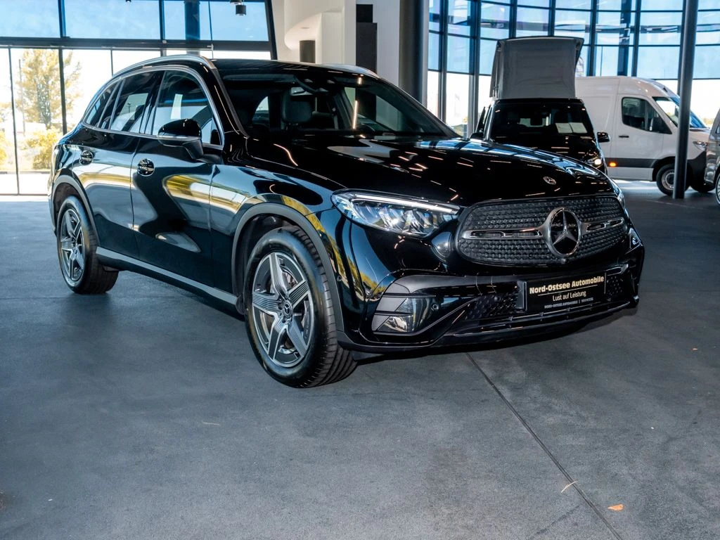 Mercedes-Benz-GLC 300 d-image-4