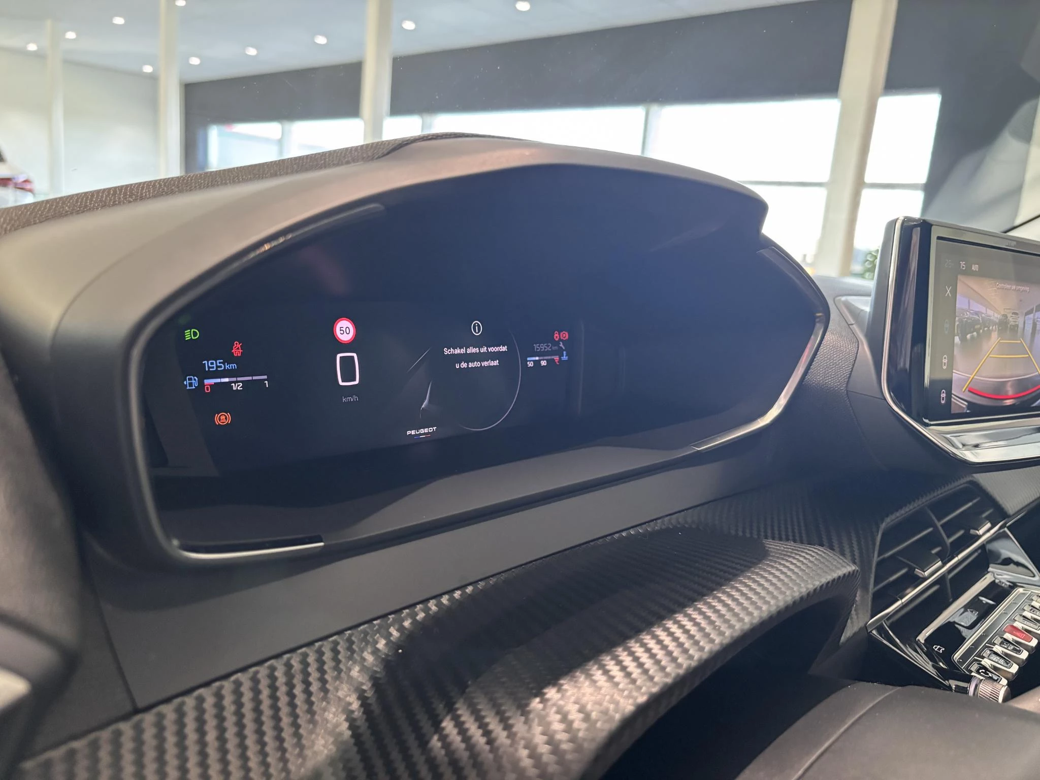 Peugeot-208-image-12