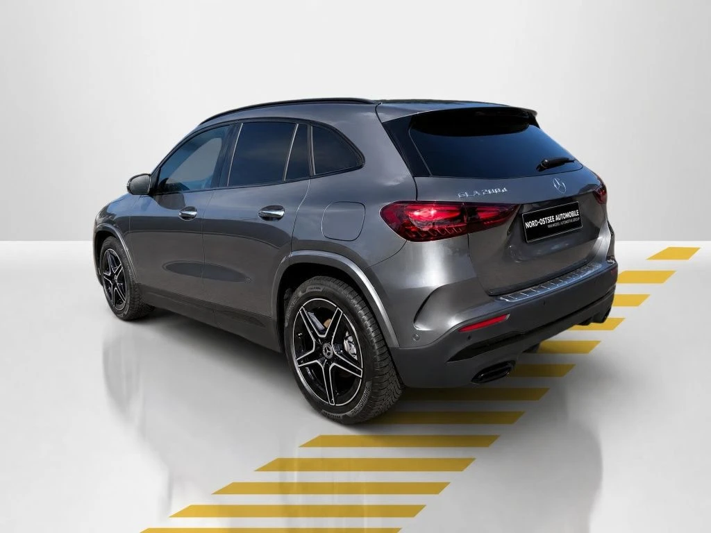 Mercedes-Benz-GLA 200 d-image-12