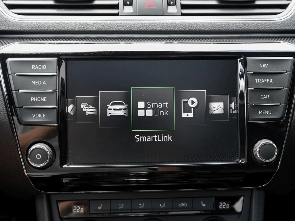 Škoda Superb Combi 2.0 TSI DSG 4x4 Sportline *Xenon*Panorma*AHK*el. Heckklappe*Standheizung*Soundsystem*PD