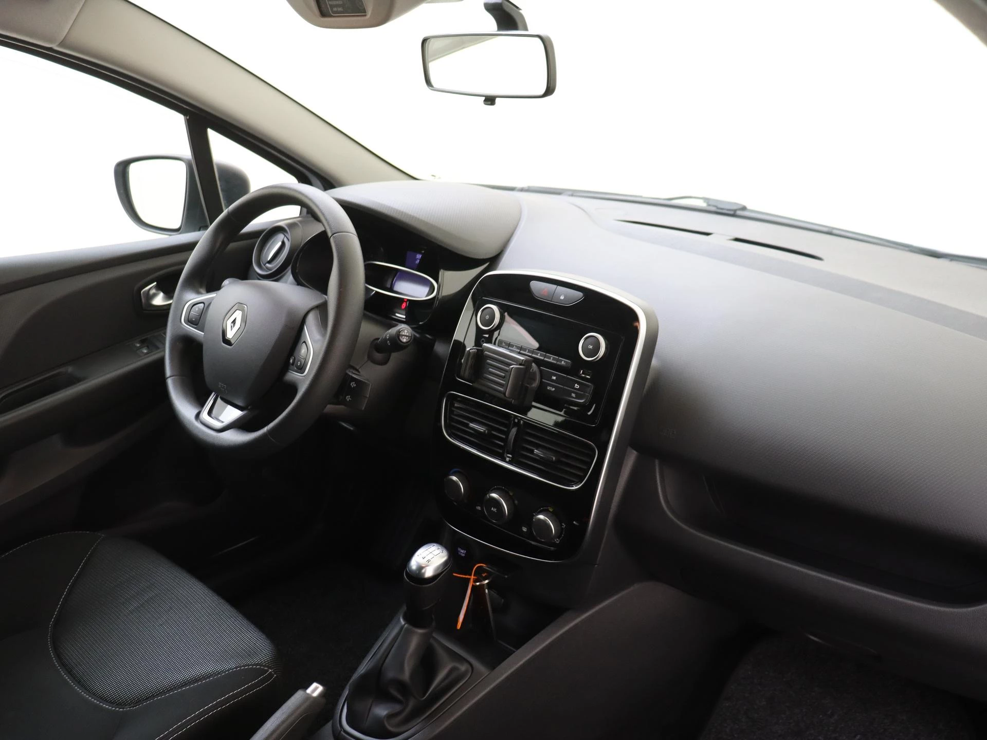 Renault-Clio-image-4