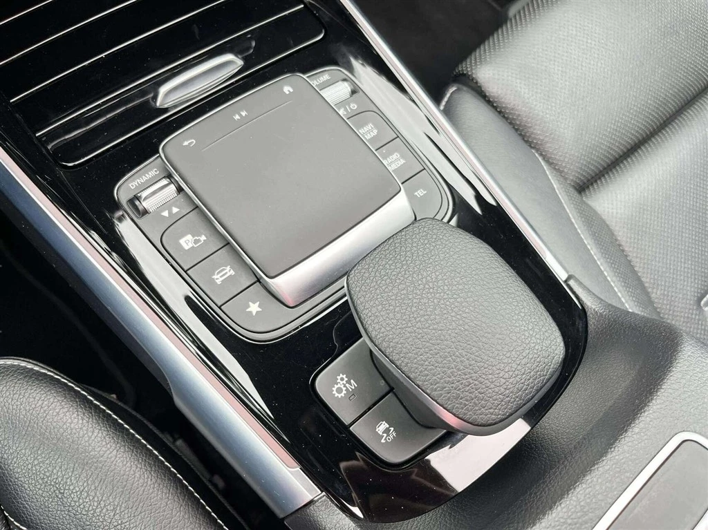 Mercedes-Benz-GLB-image-13