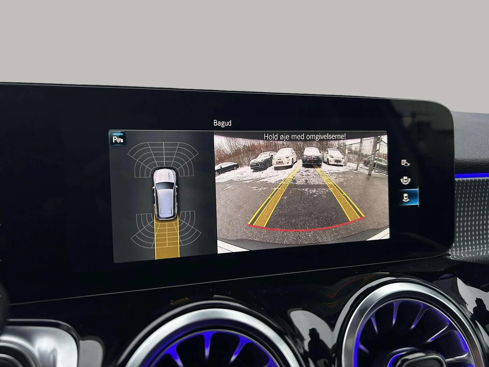 Mercedes-Benz-EQB-image-19