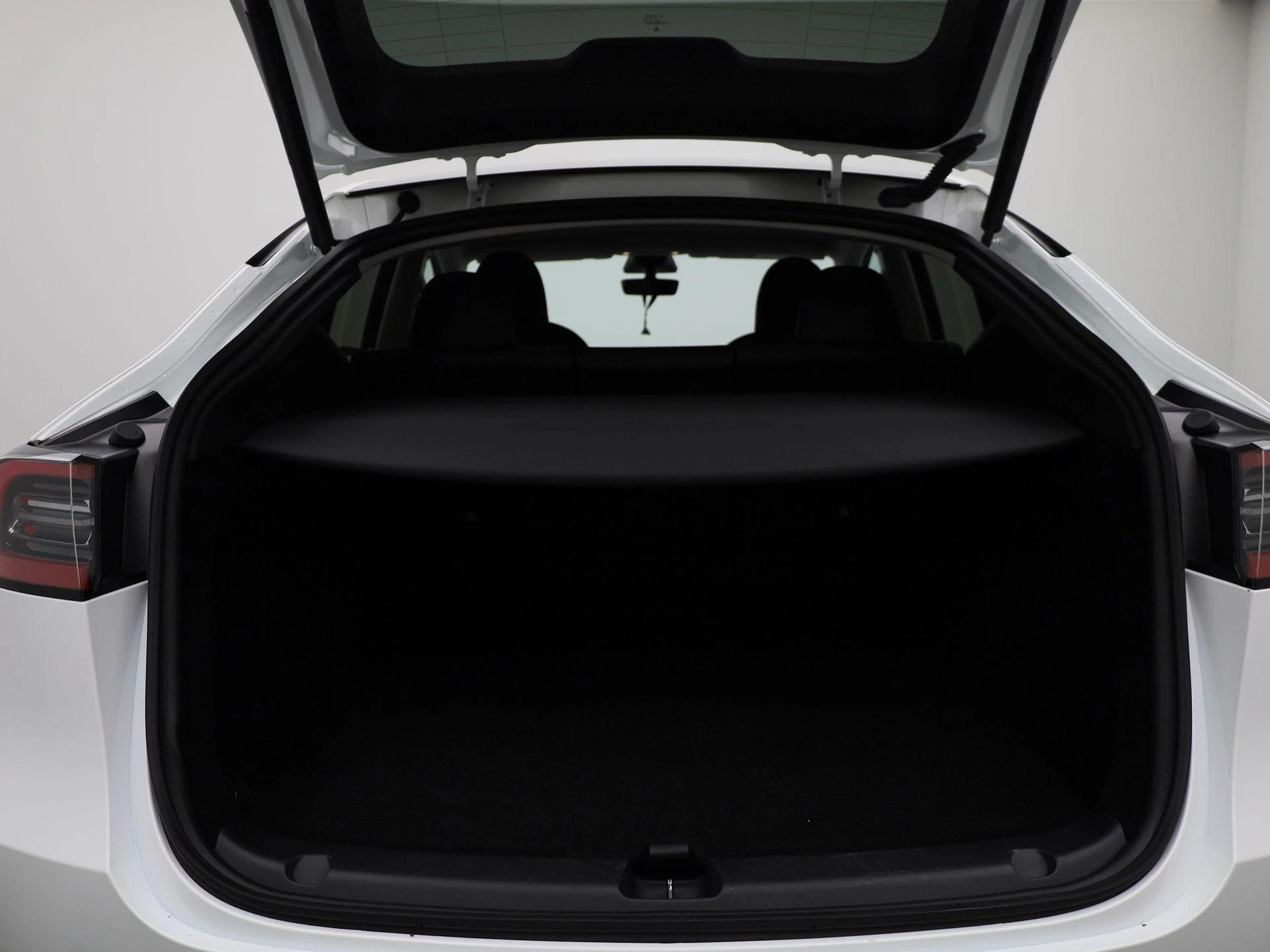 Tesla Model Y Long Range Dual Motor AWD