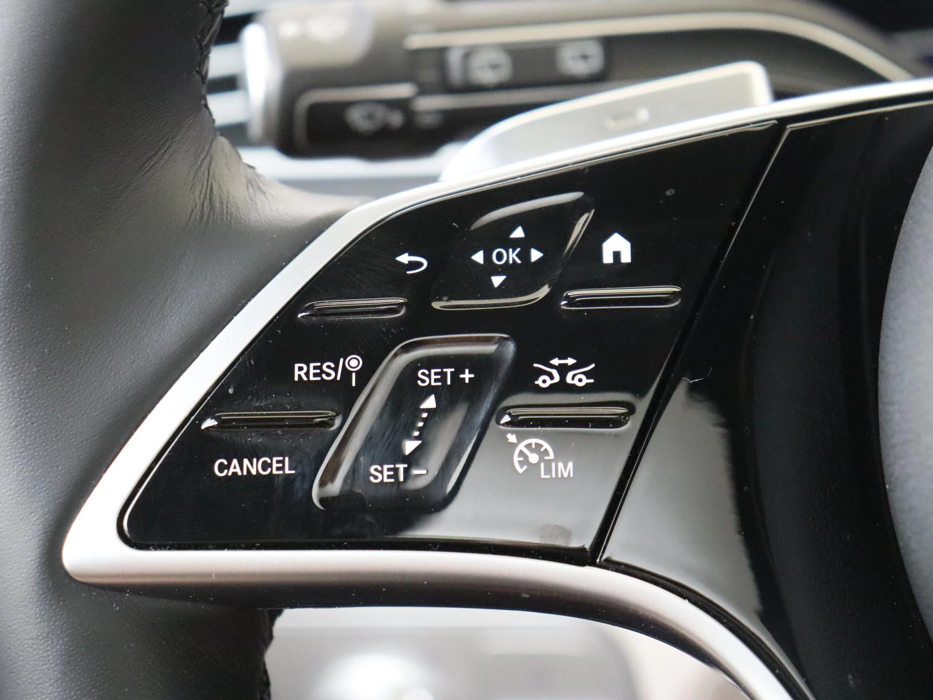 Mercedes-Benz-GLE-image-12