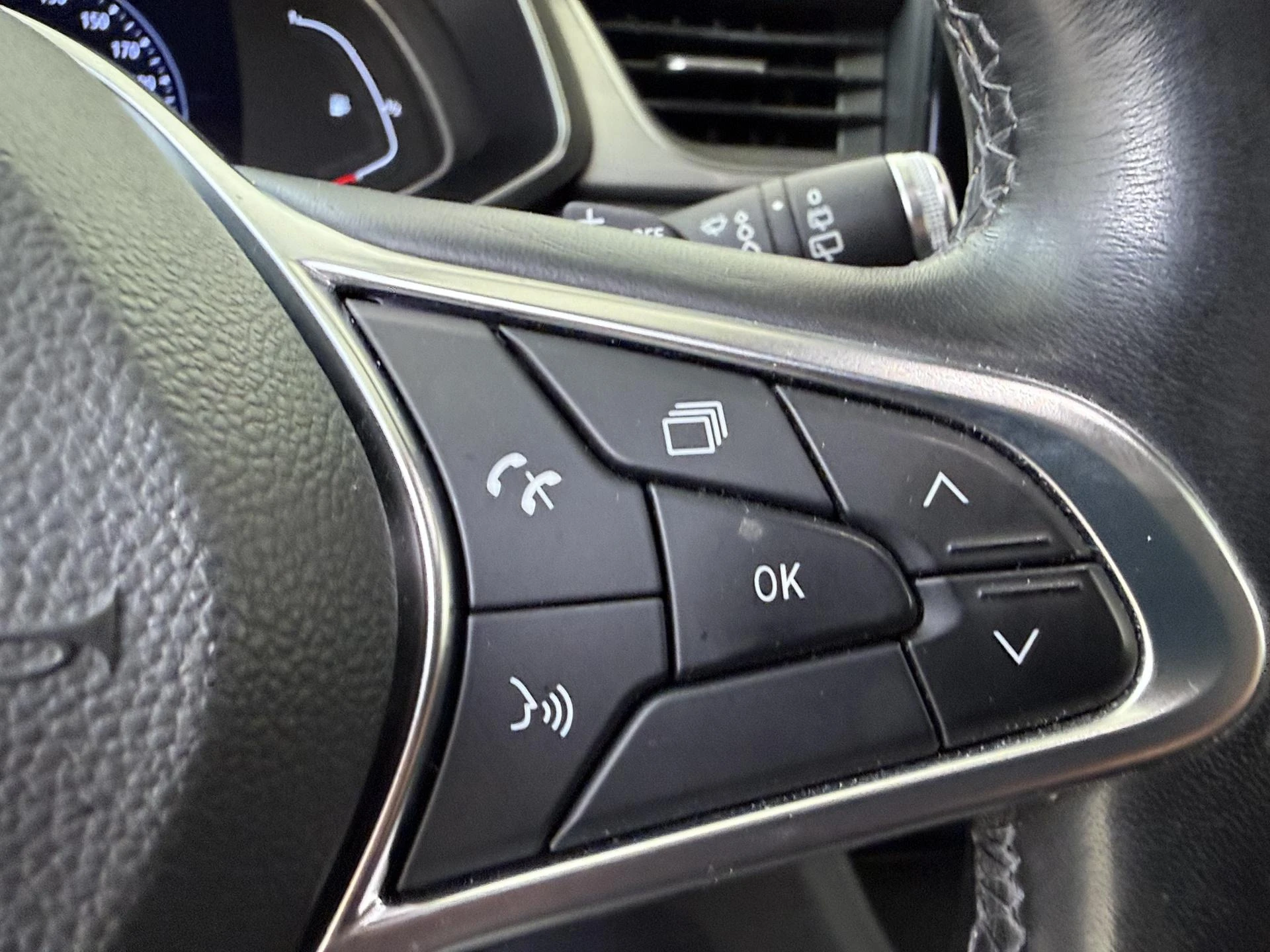 Renault-Captur-image-12