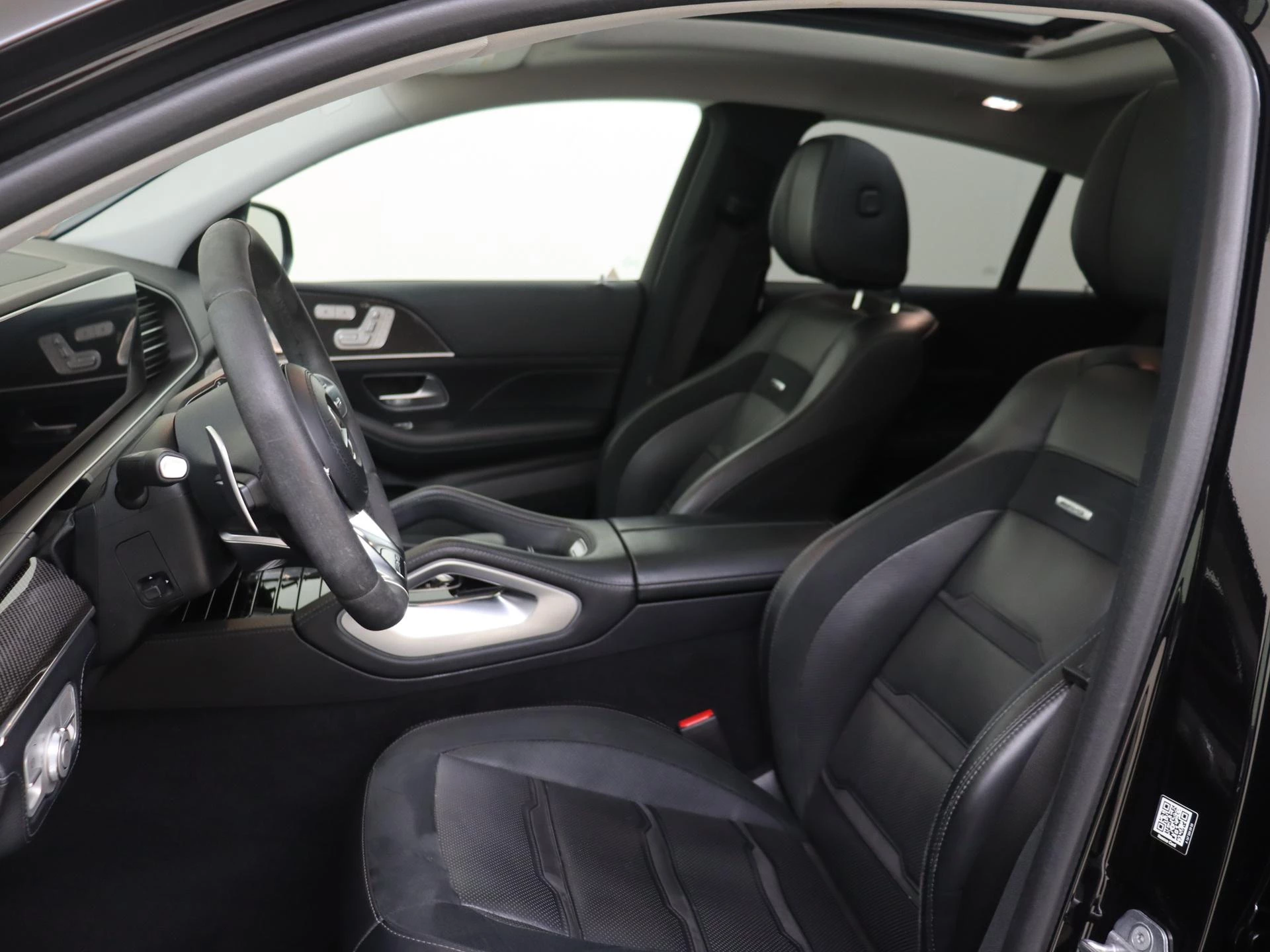 Mercedes-Benz-GLE-image-2