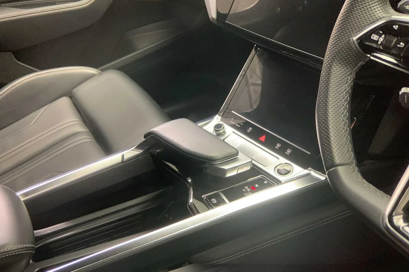 Audi-Q8 e-tron-image-7