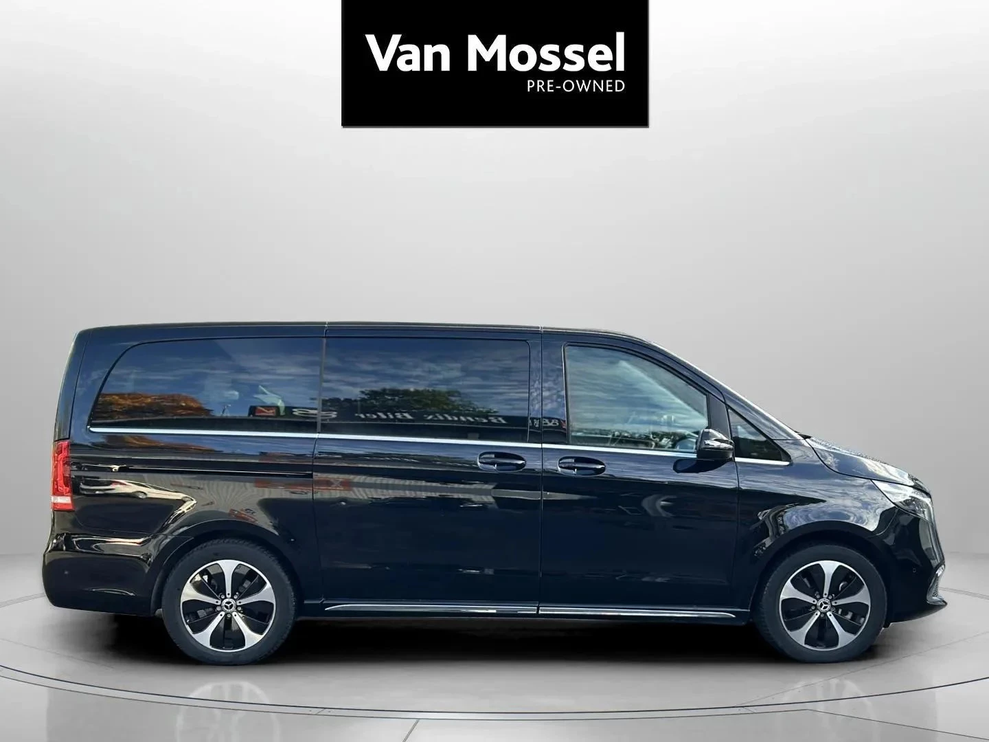 Mercedes-Benz-EQV-image-4