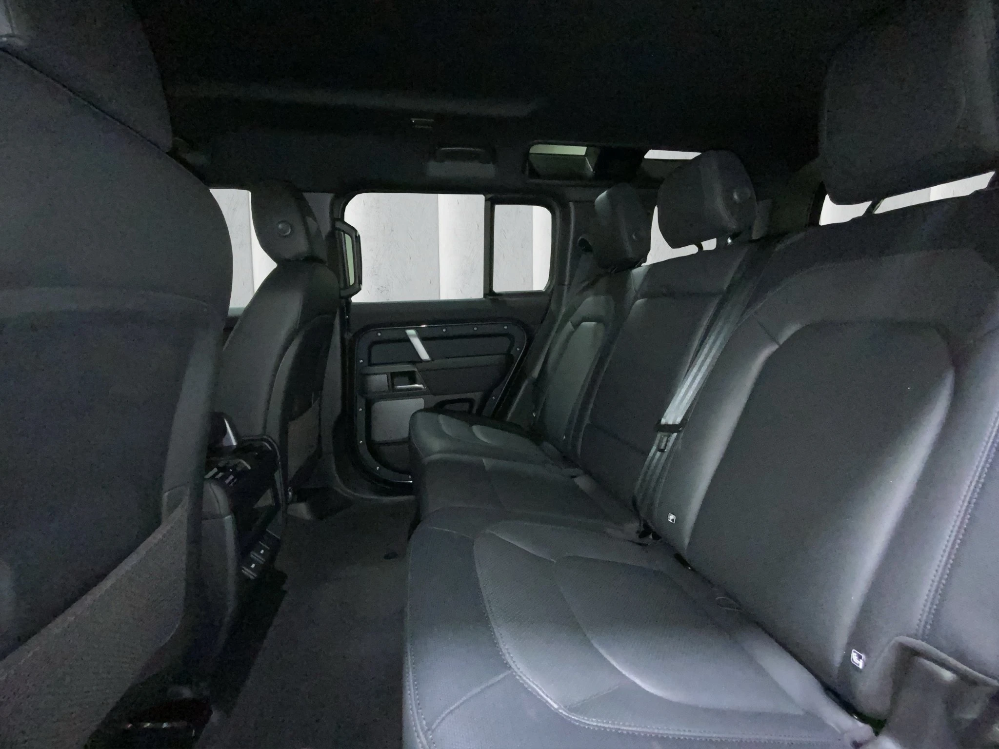 Land Rover Defender 110 D250 X-Dynamic SE