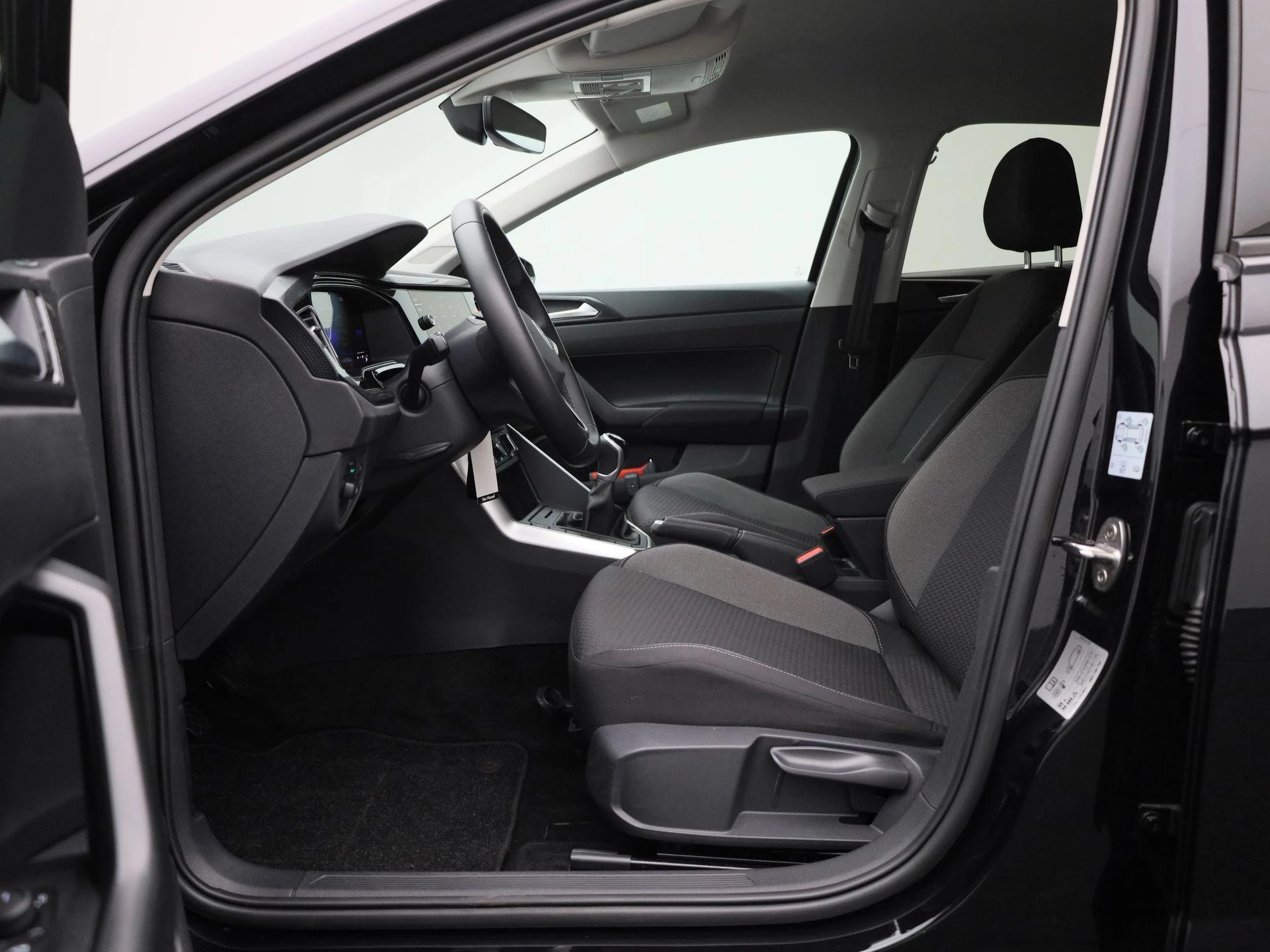 Volkswagen-Polo-image-10