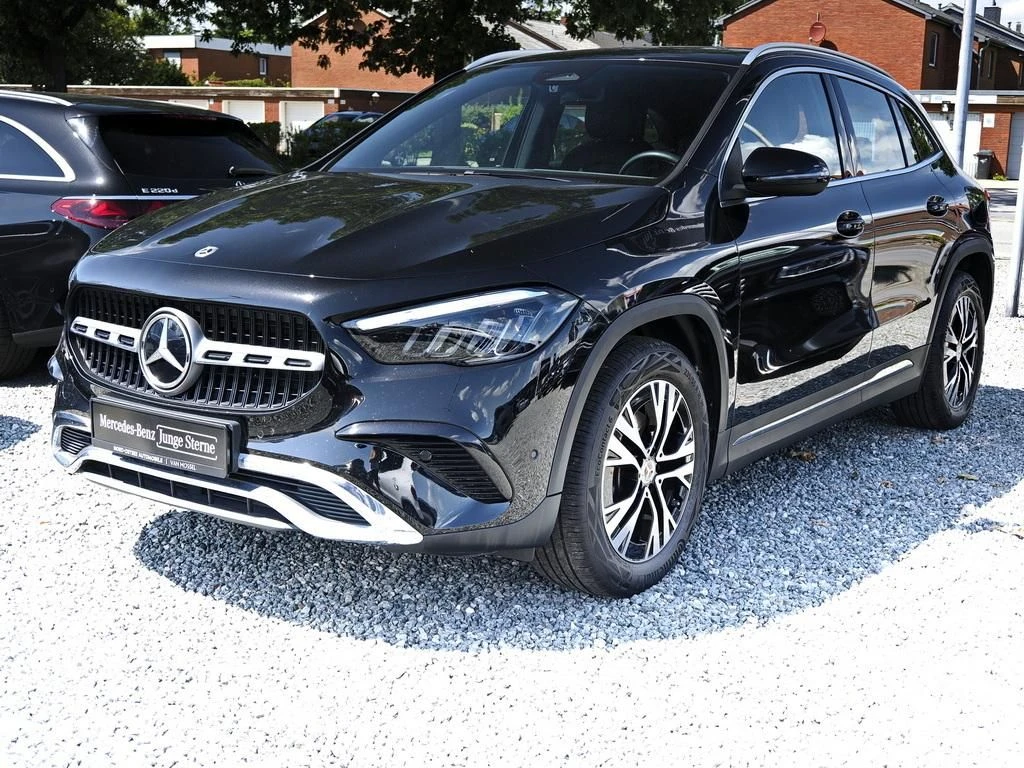 Mercedes-Benz-GLA 200 d-image-7