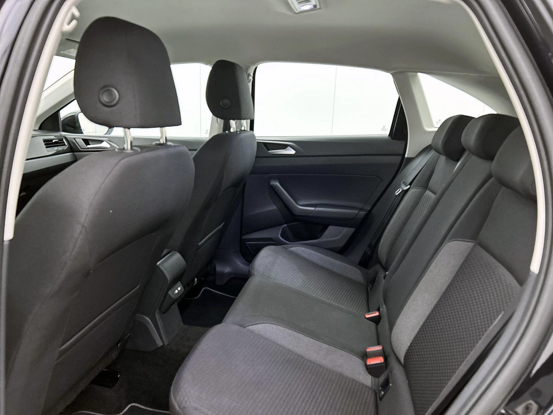 Volkswagen-Taigo-image-25