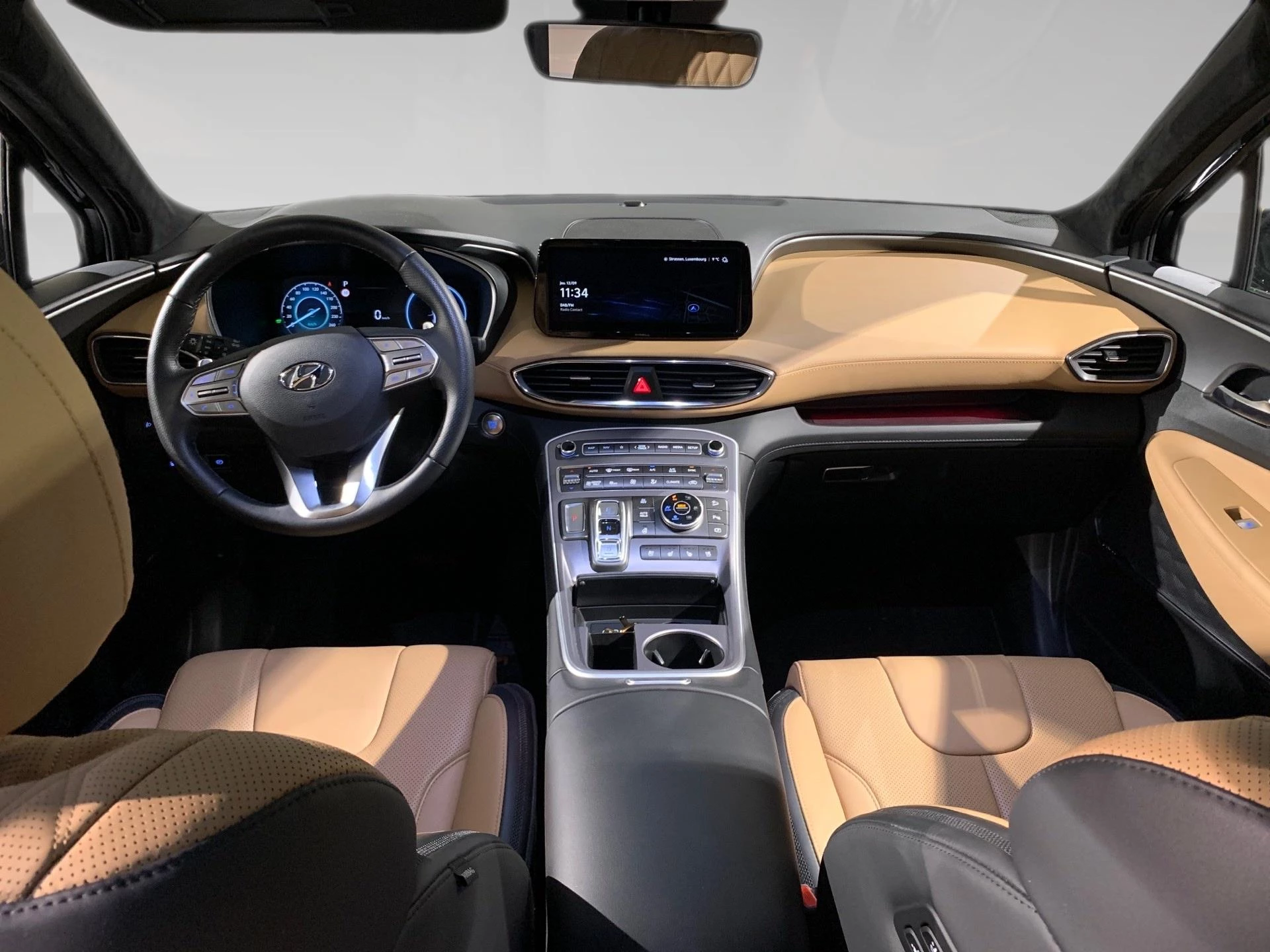 Hyundai-Santa Fe-image-9