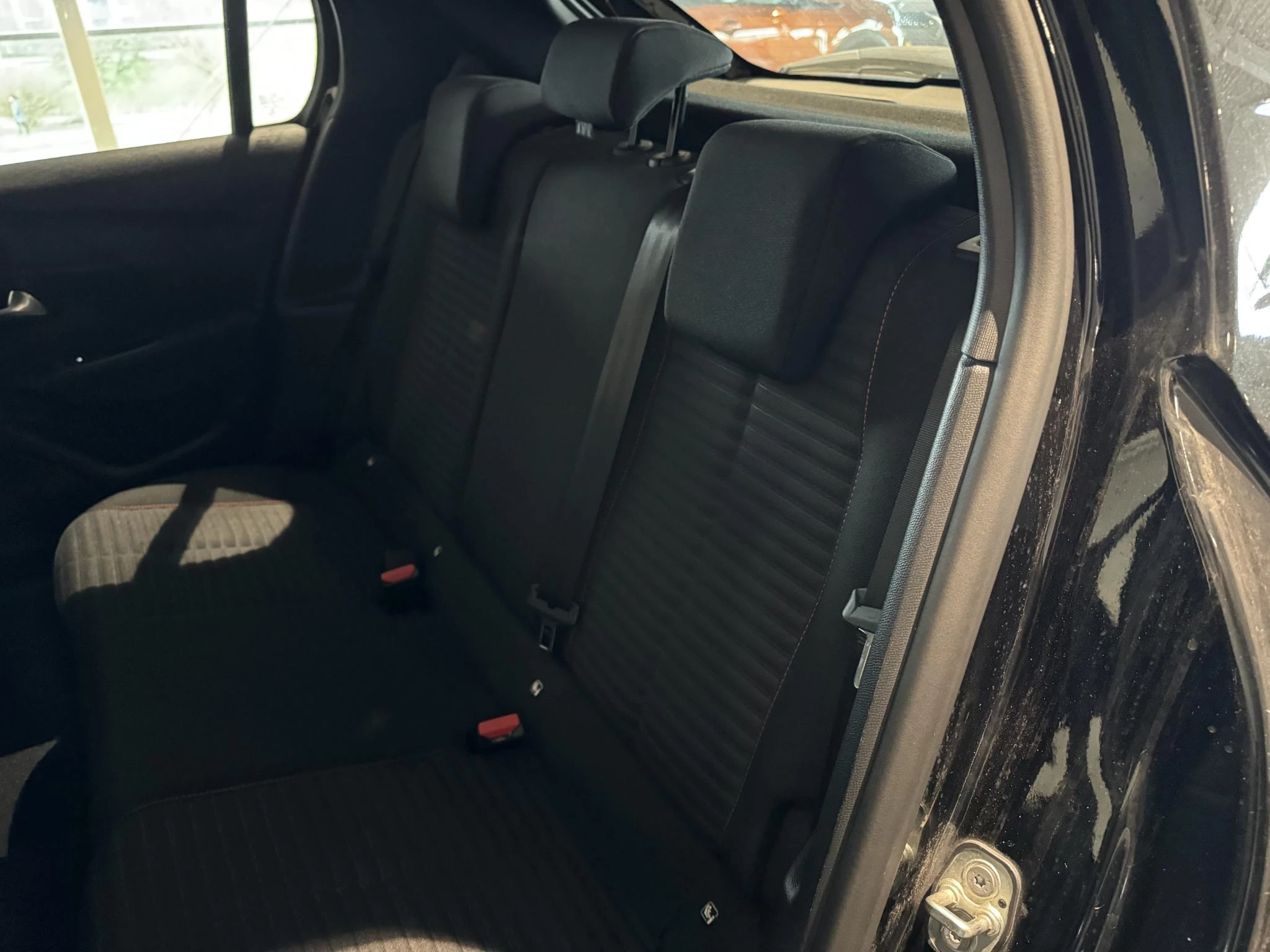 Peugeot-208-image-26