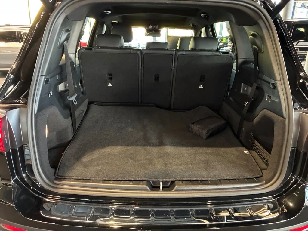 Mercedes-Benz-GLB 200 d-image-13