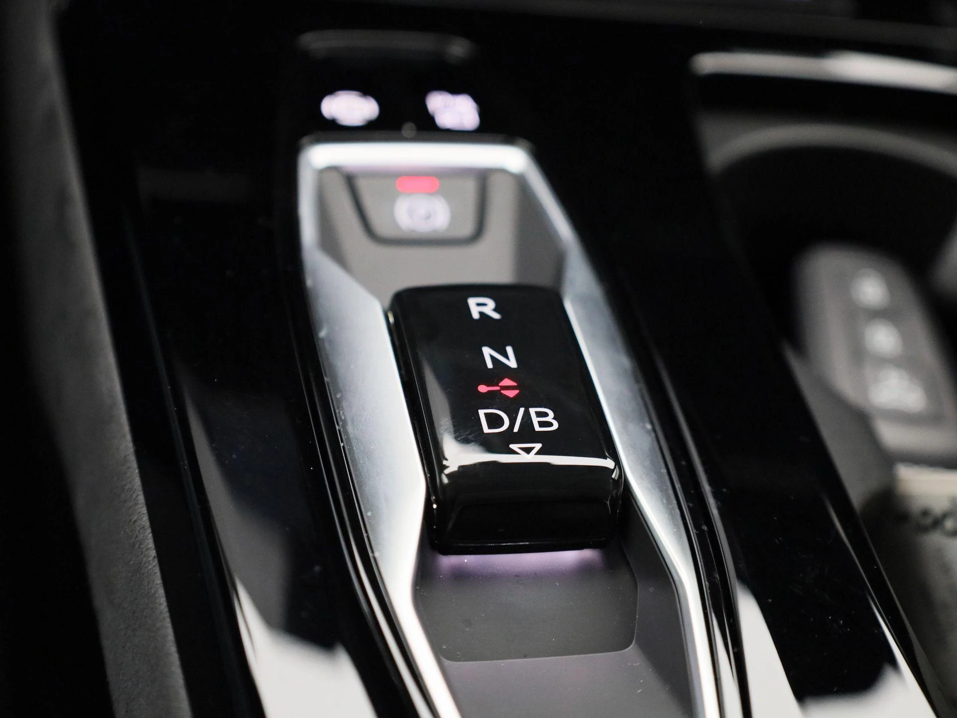 Audi-A6 Avant e-tron-image-21