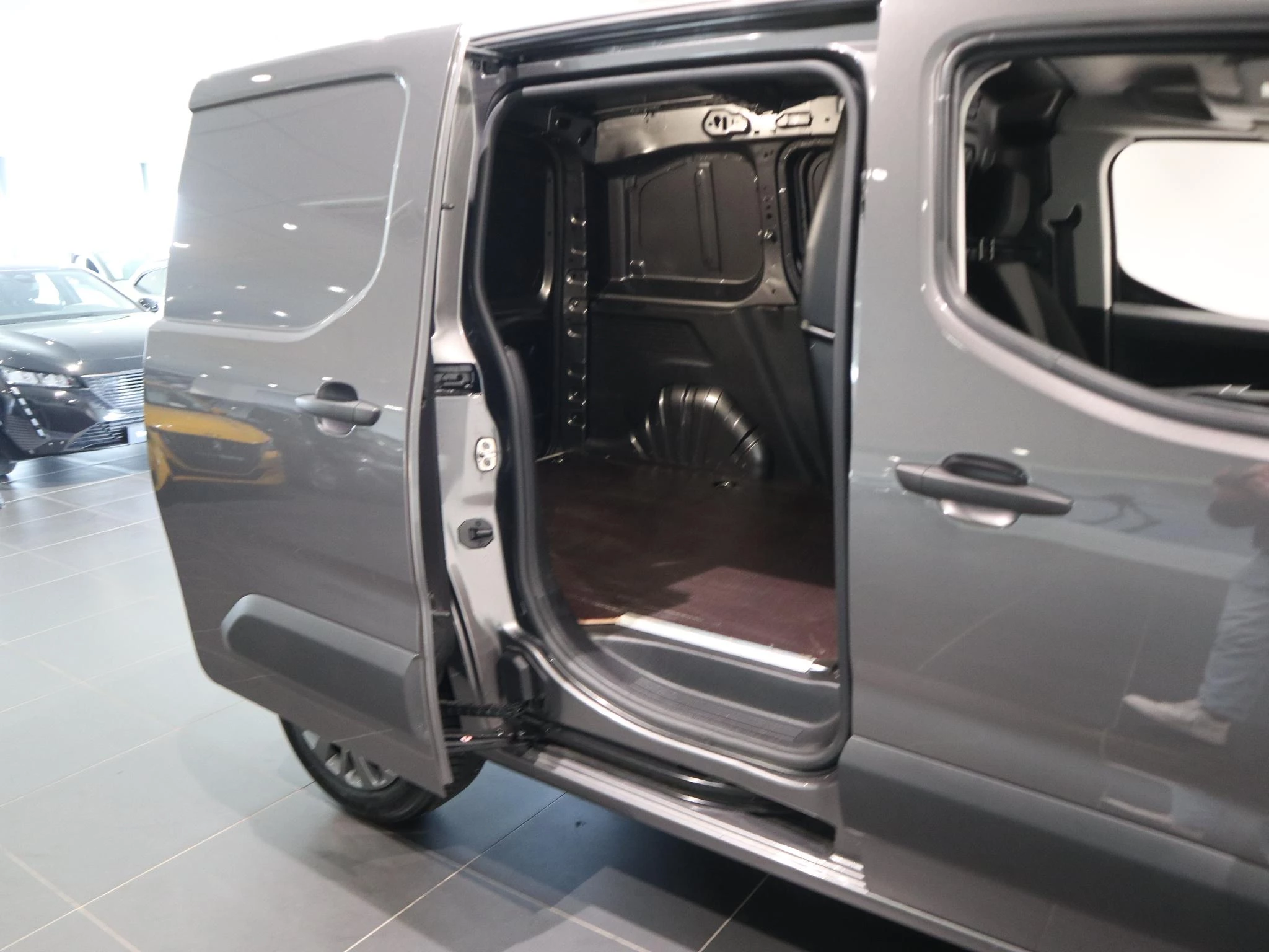 Peugeot-Partner-image-18