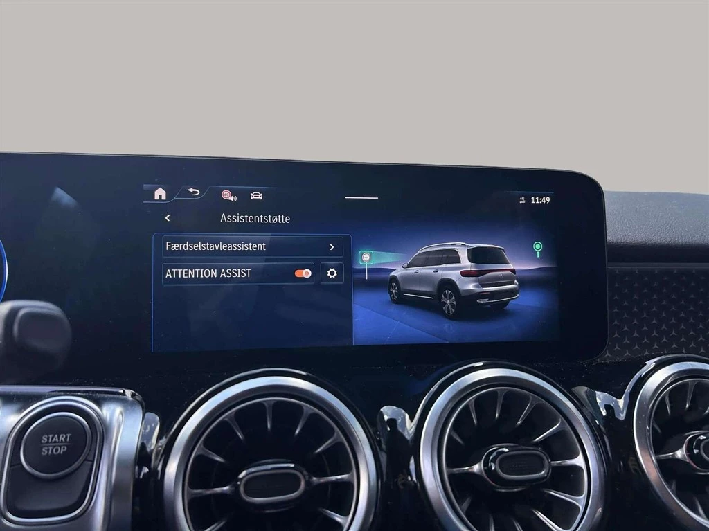 Mercedes-Benz-EQB-image-17