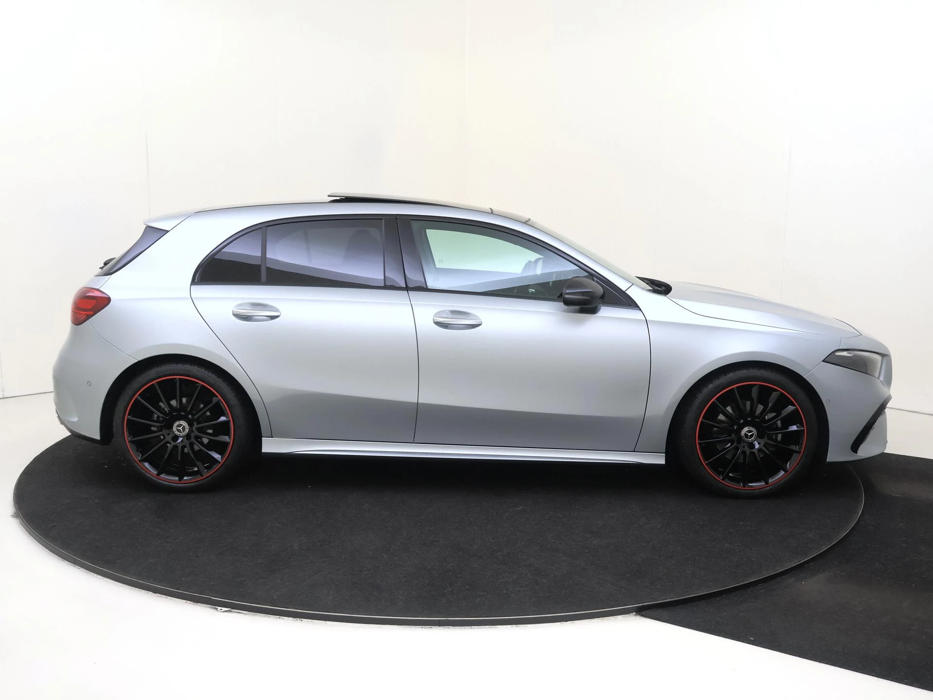 Mercedes-Benz-A-Klasse-image-8