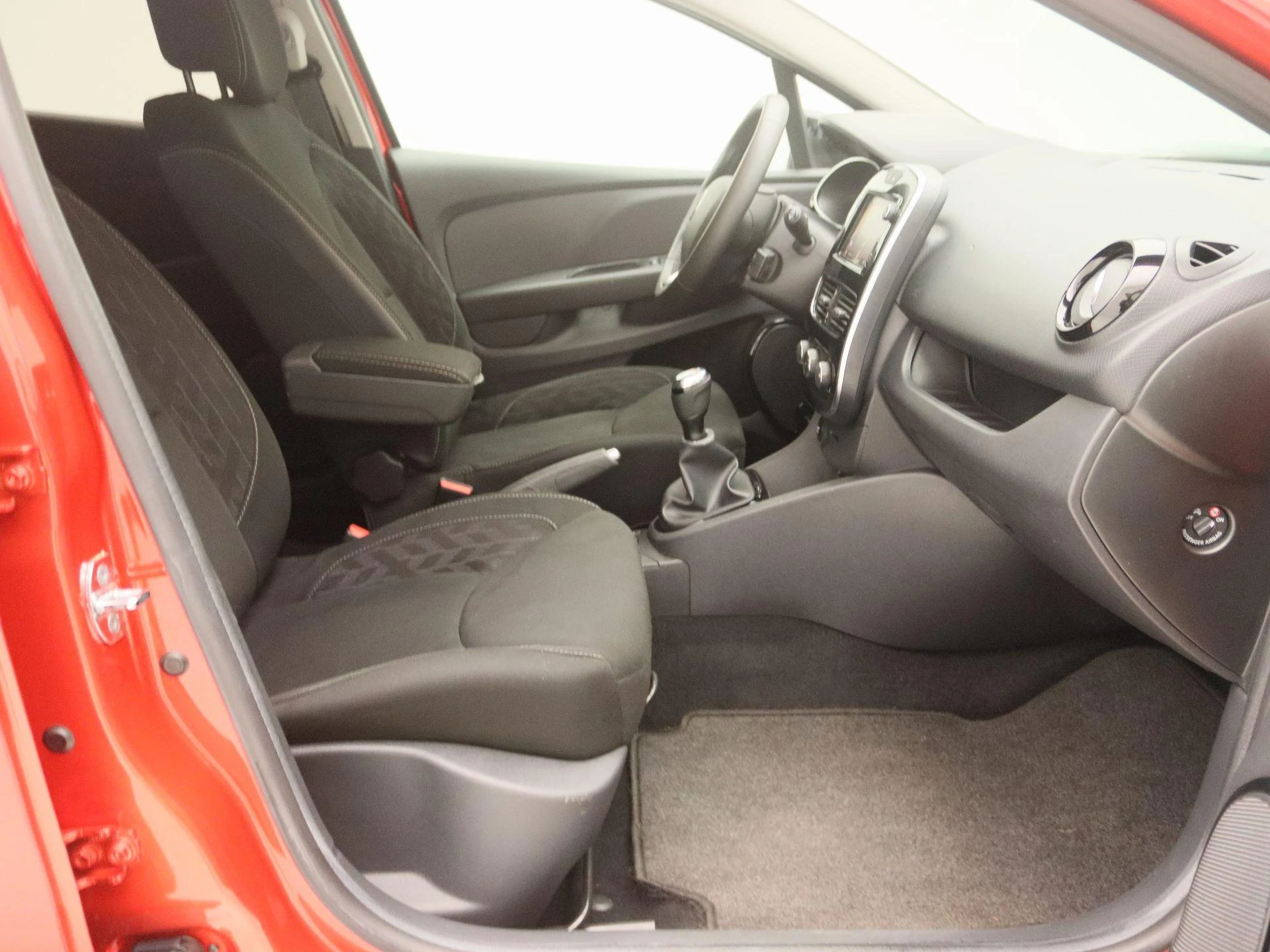 Renault-Clio-image-21
