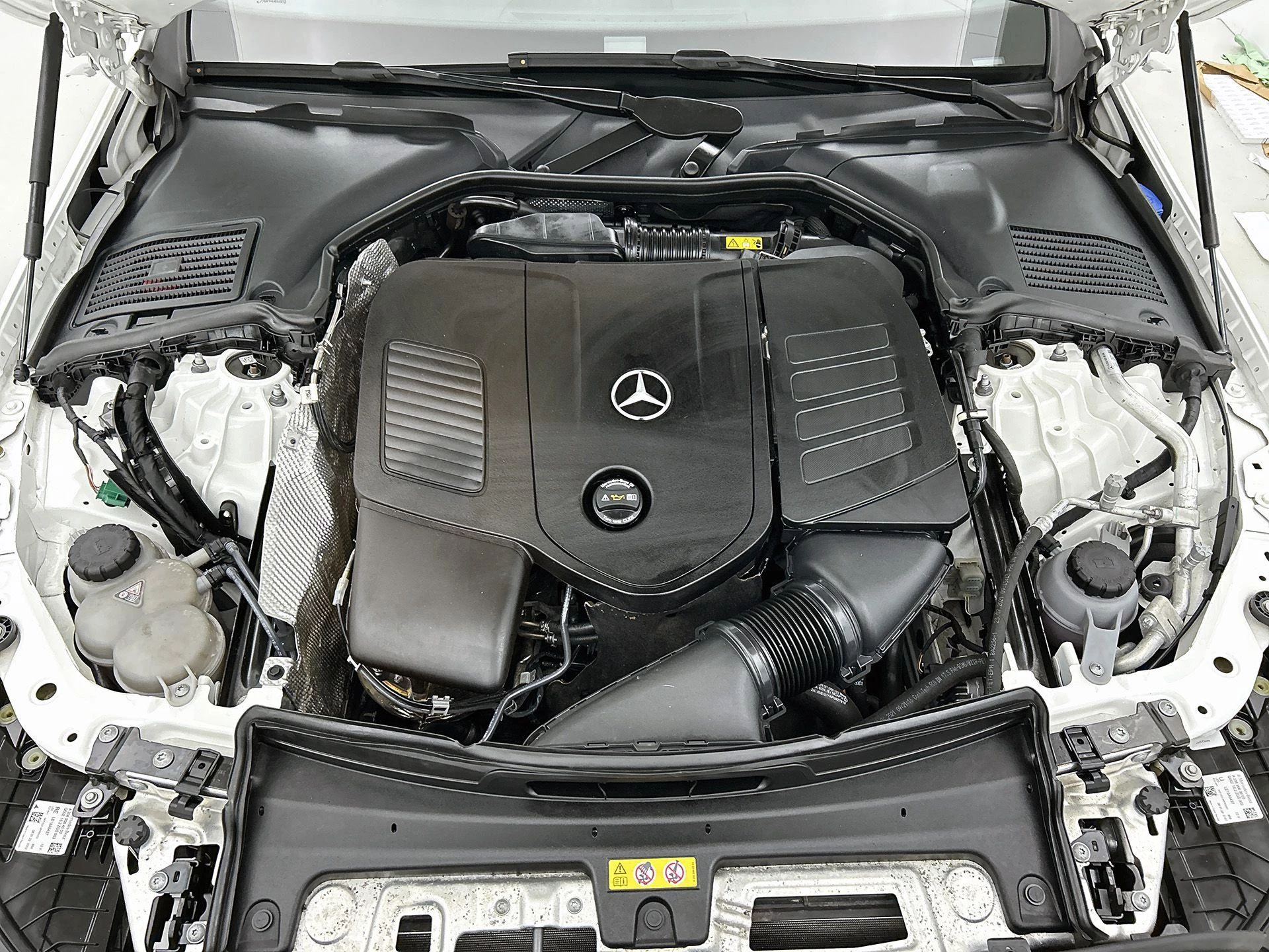 Mercedes-Benz-C-Klasse-image-11