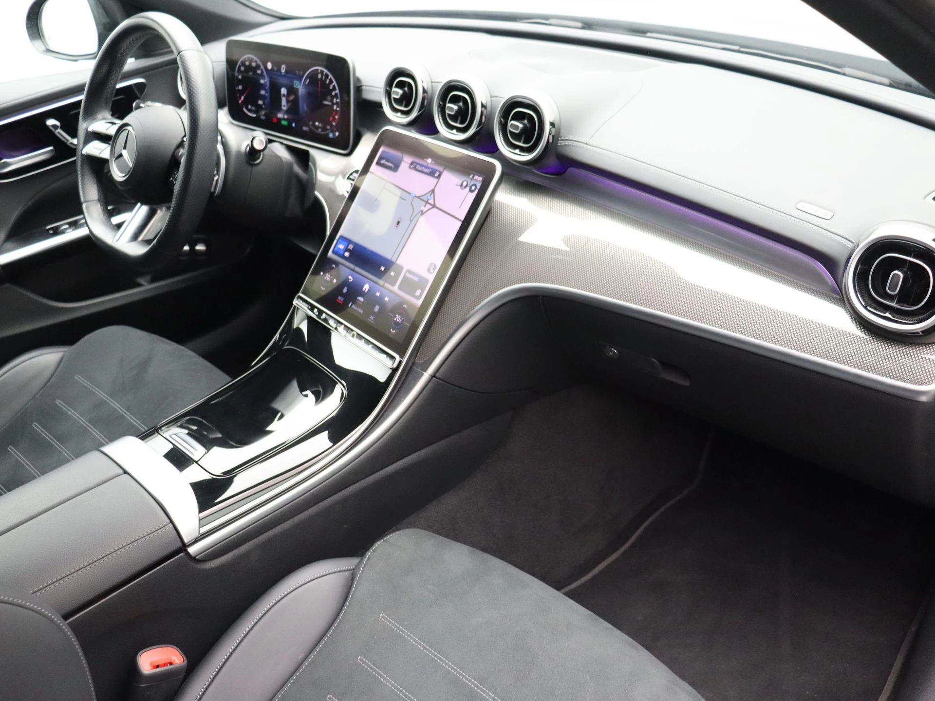 Mercedes-Benz C-Klasse 300 e AMG Line Berline + CARPLAY + LED + CAMERA + NIGHTPAKKET +