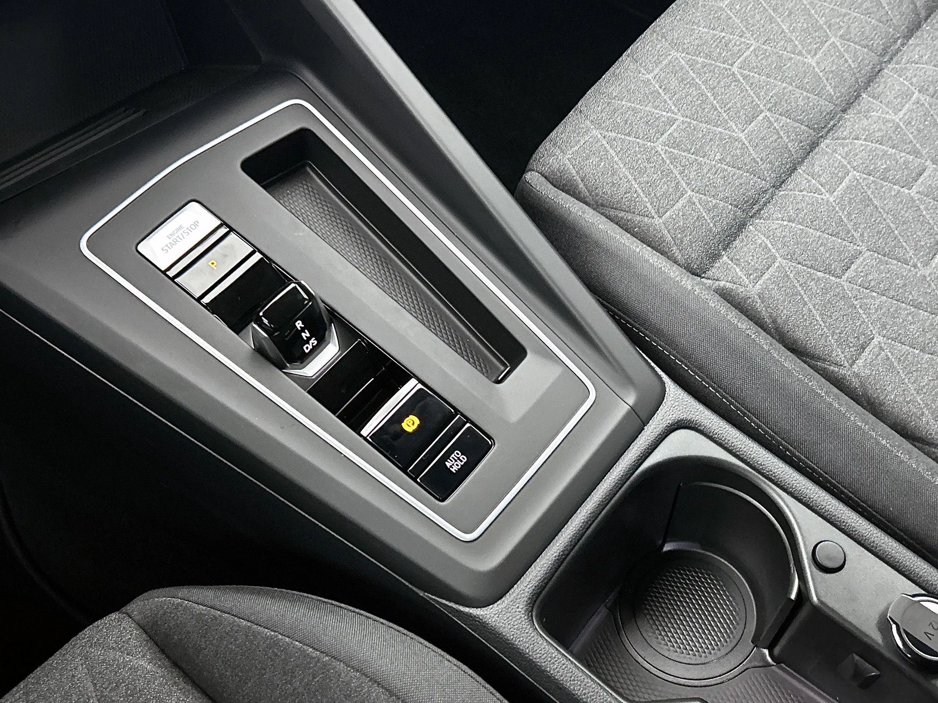 Volkswagen-Golf-image-39