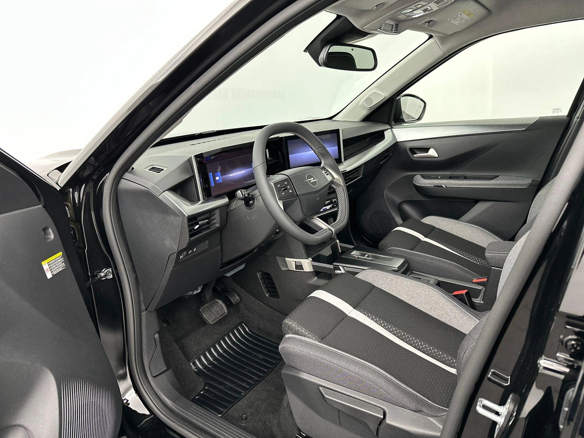 Opel-Frontera-image-28
