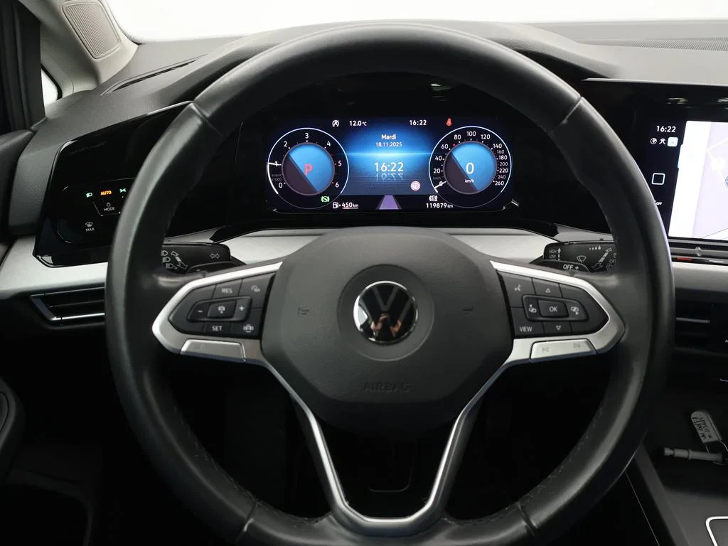 Volkswagen-Golf-image-19