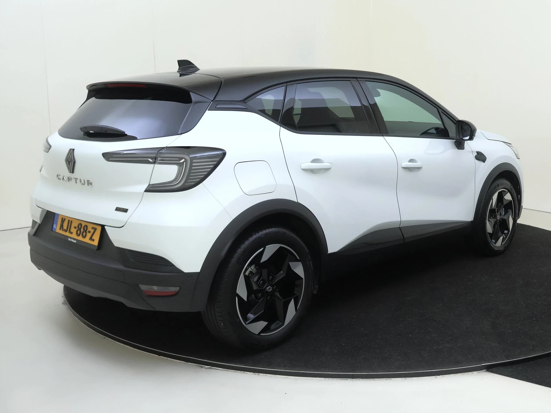 Renault Captur 1.8 E-Tech full hybrid 160 techno