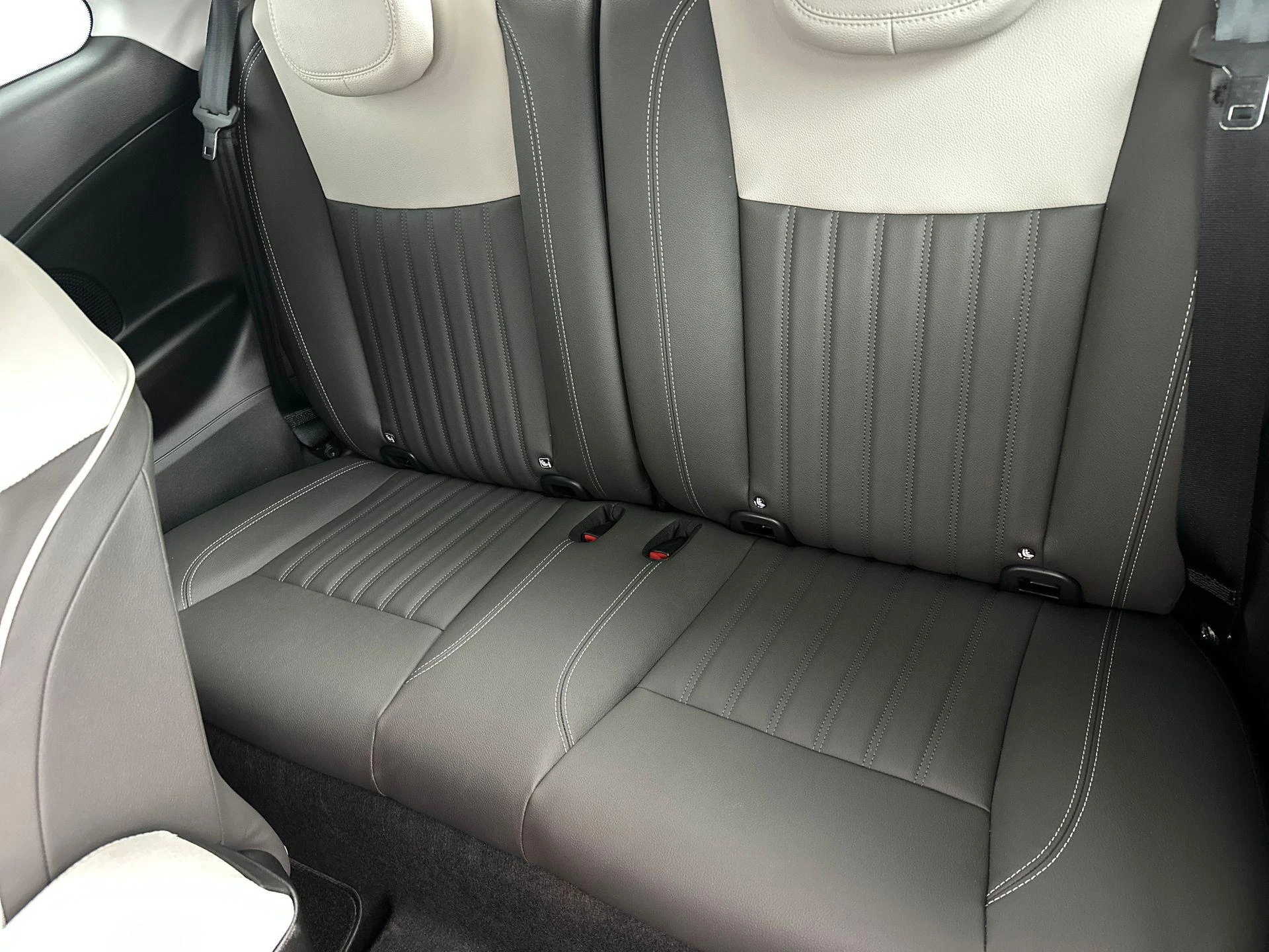 Fiat 500 Cabrio 1.0 Hybrid La Prima