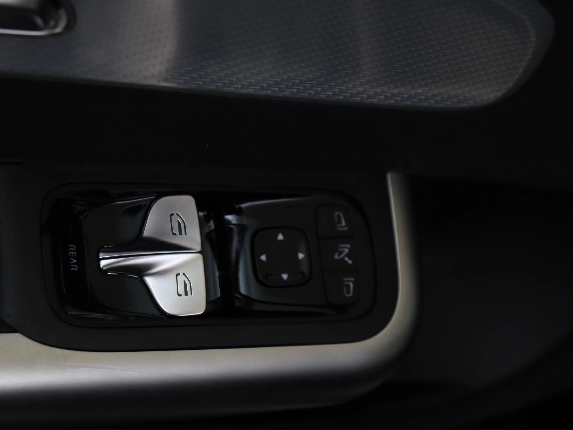 Mercedes-Benz-CLA-image-25