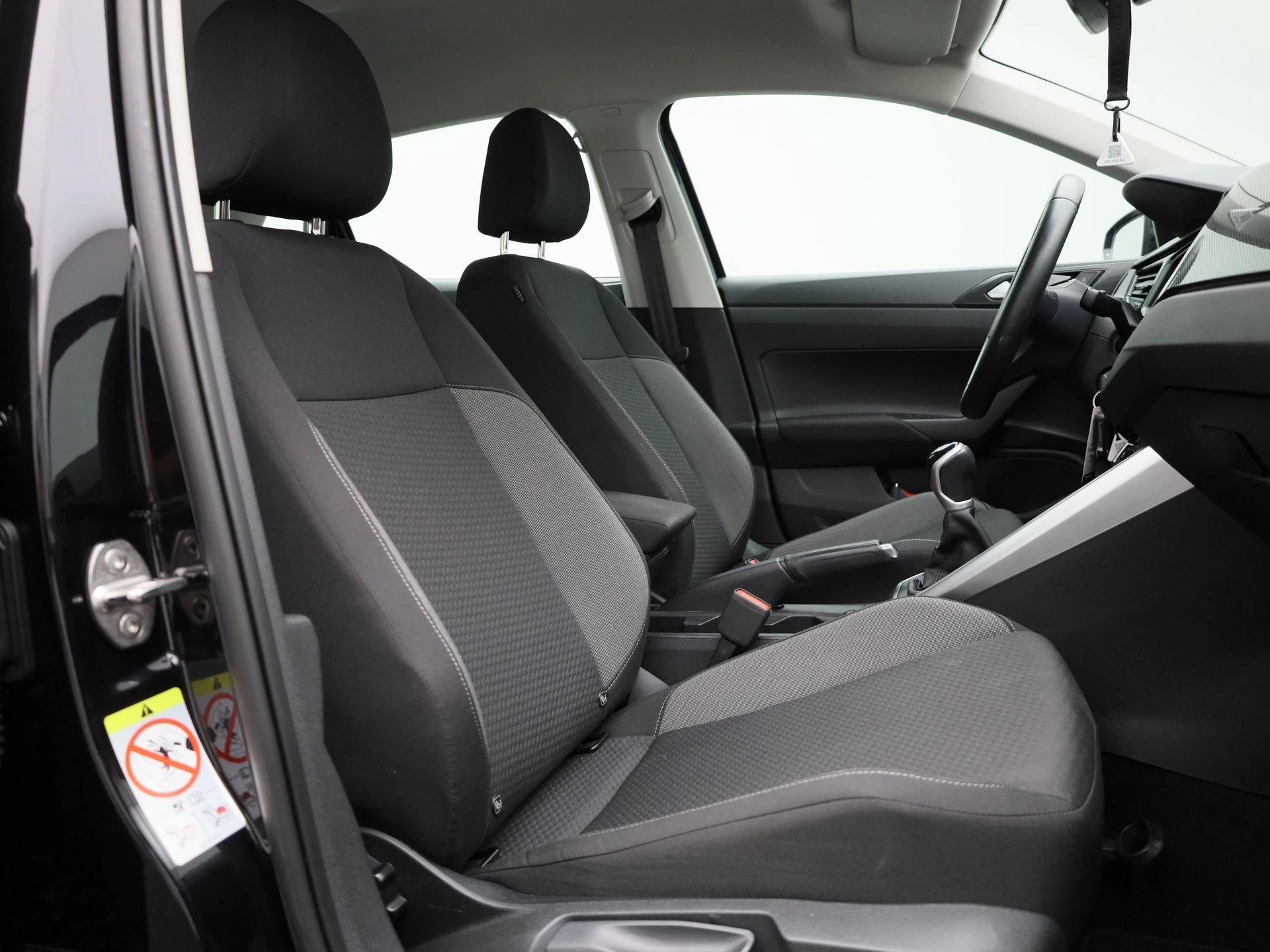 Volkswagen-Polo-image-31