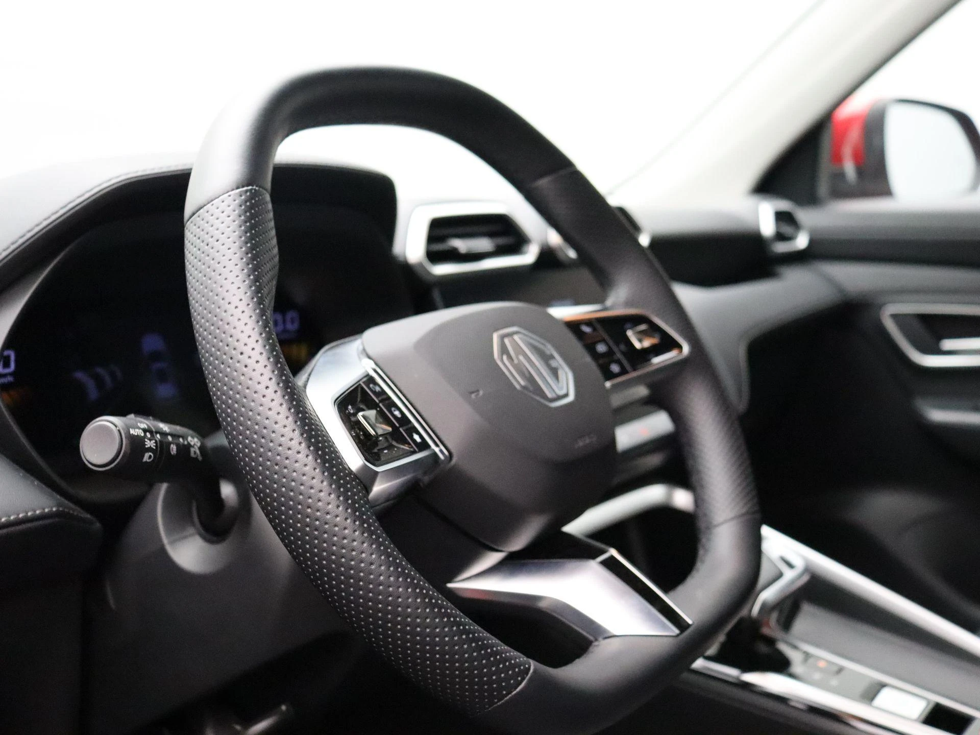 MG-ZS-image-12