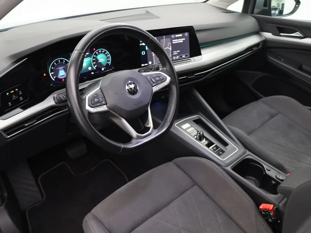 Volkswagen Golf VIII Golf 1.0eTSI 110PK *AUTOMAAT*ALCANTARA*LEDER*PANODAK*CAMERA*ACC*PDC*NAVI*APP-CONNECT*...*