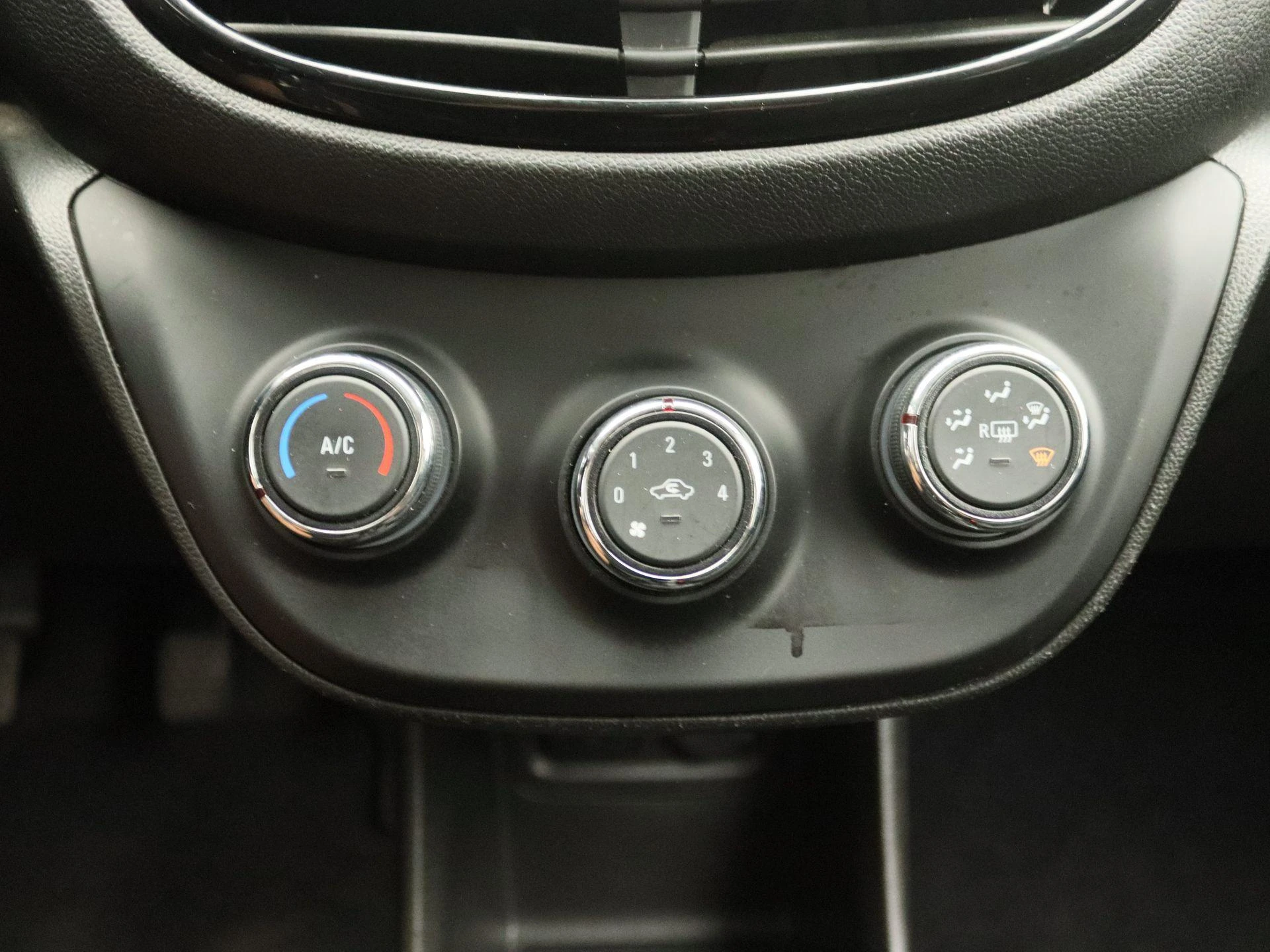 Opel KARL 1.0 Rocks Online Edition