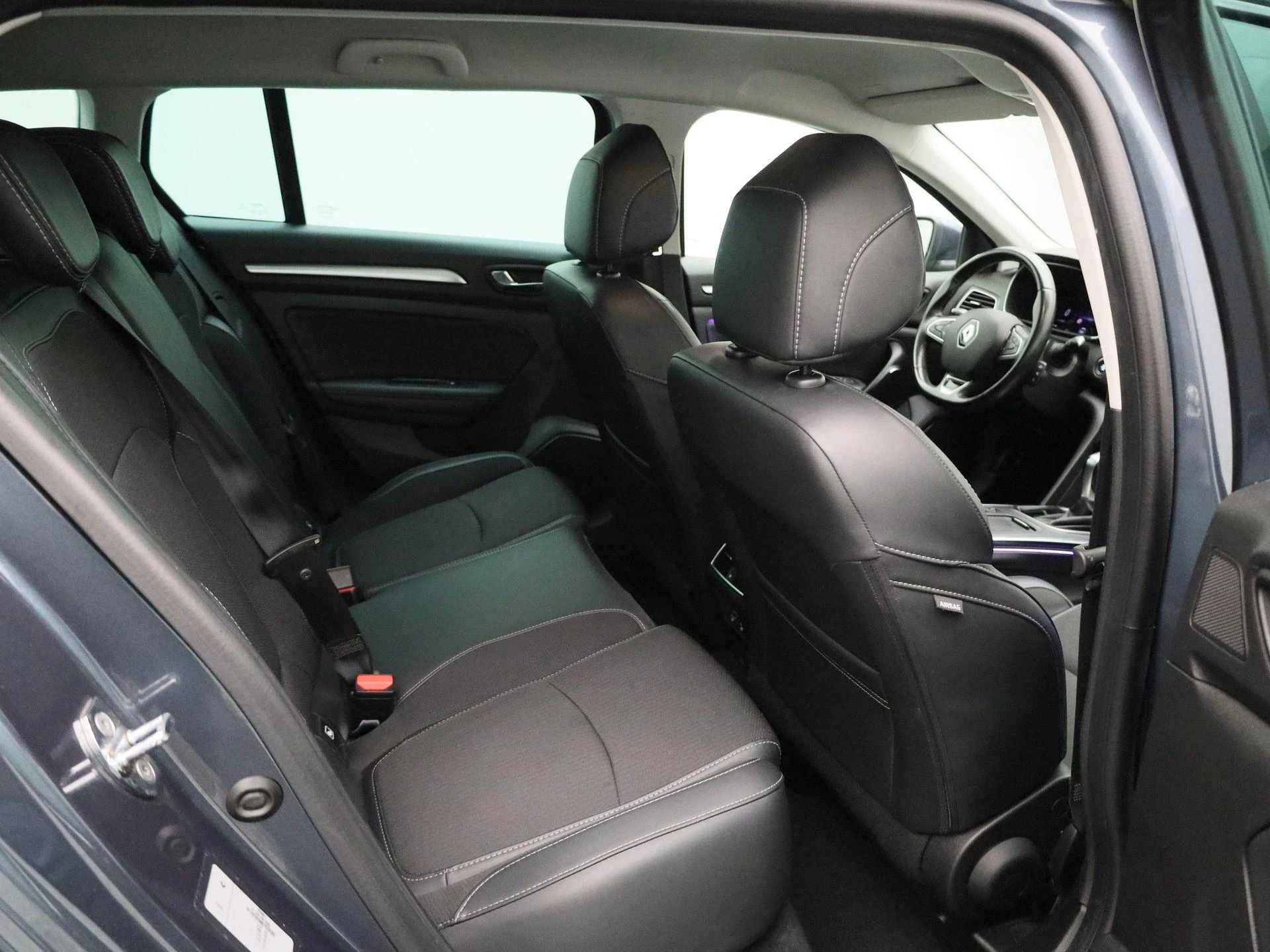 Renault-Megane E-Tech-image-33