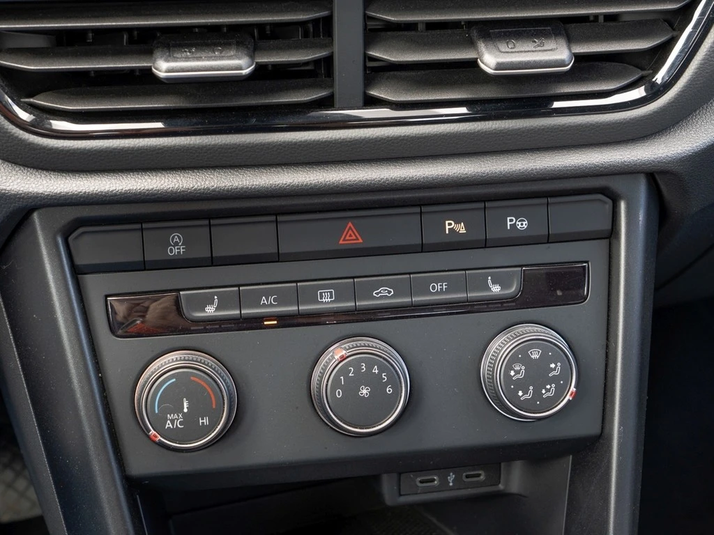 Volkswagen-T-Roc-image-15