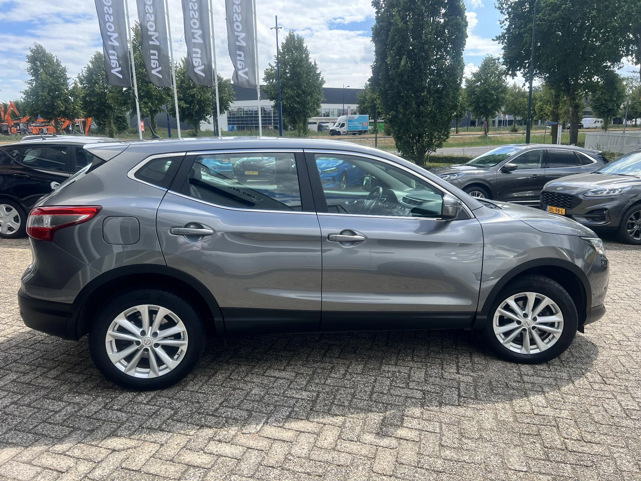 Nissan-QASHQAI-image-5
